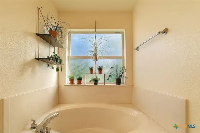 $378,900 | 1652 Homestead Drive, Kempner, TX 76539