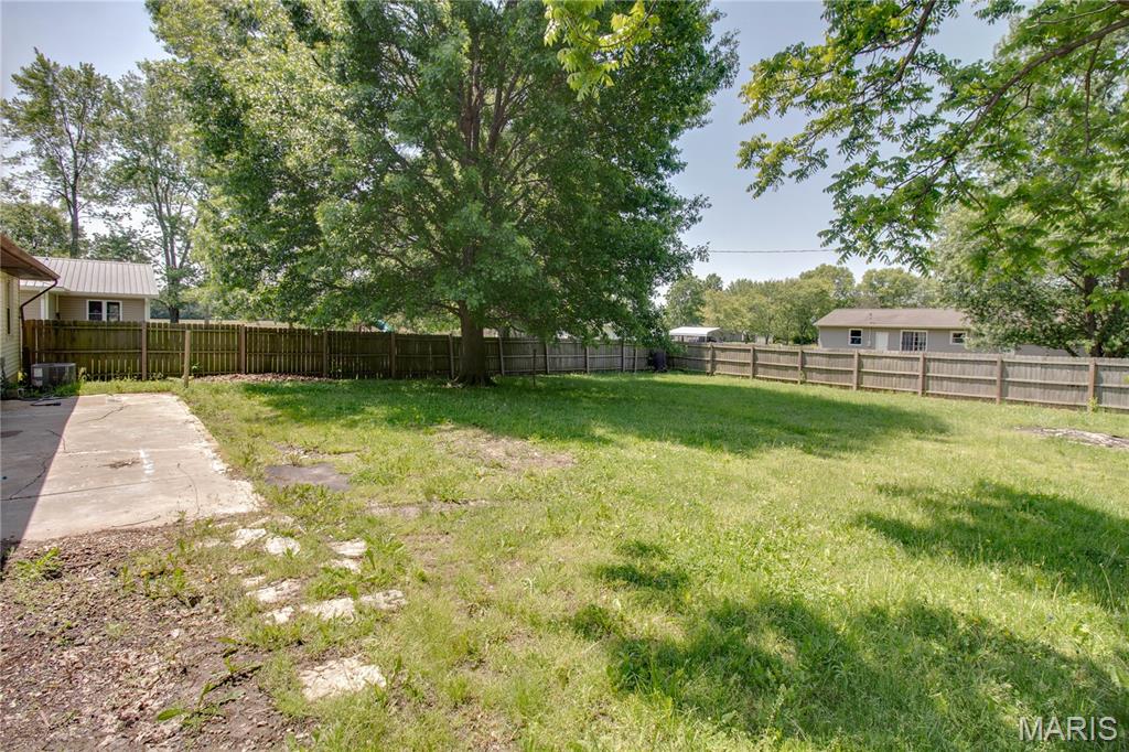 507 Walnut Street Hillsboro, IL 62049 - Photo 29 of 32