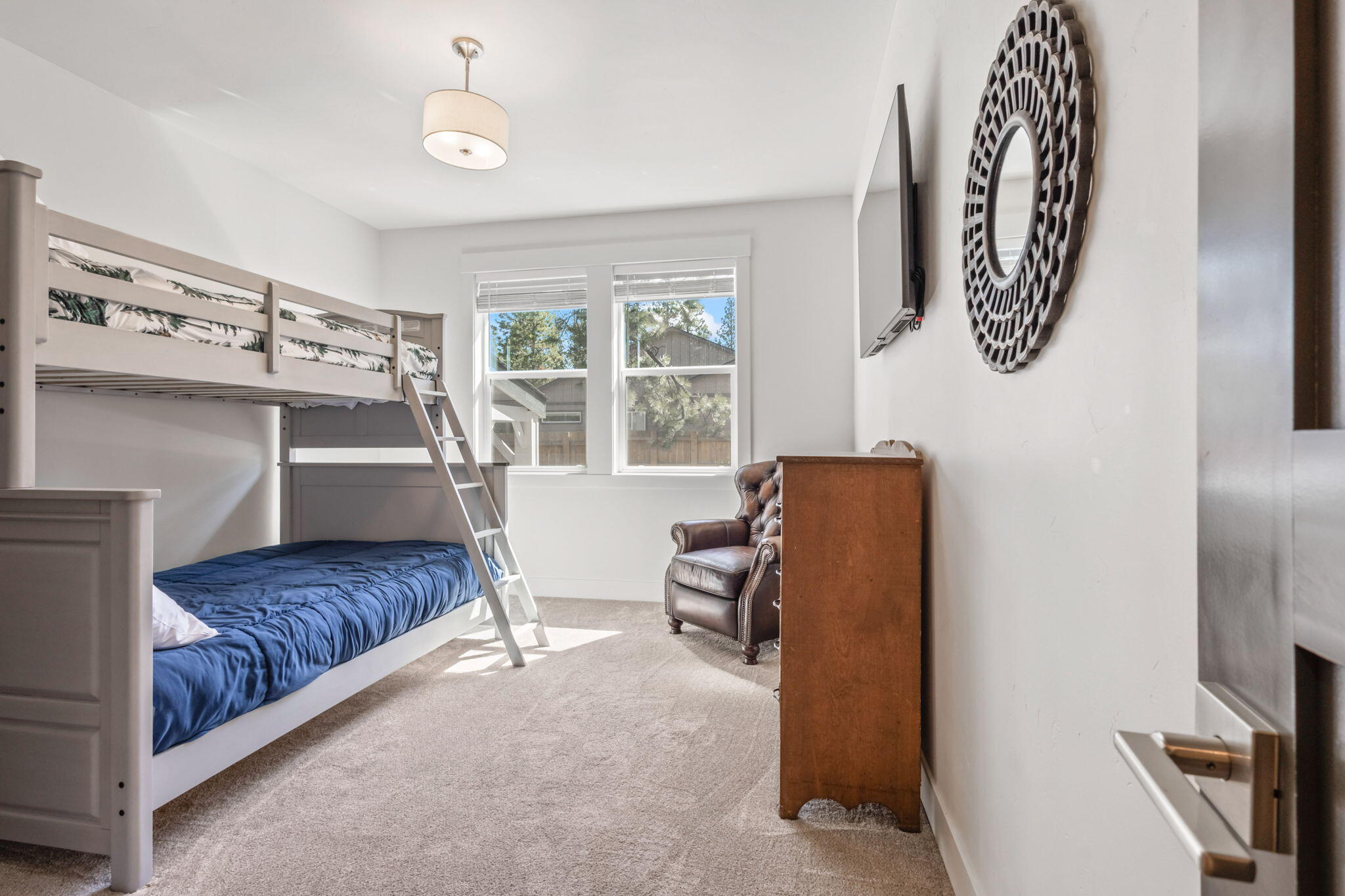17138 Downey Road Bend, OR 97707 - Photo 20 of 57 Convenient main floor bedroom, perfect for guests