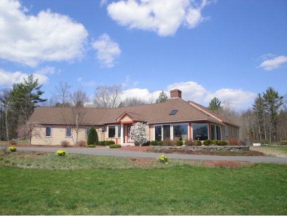 348 Baptist Road Canterbury, NH 03224 - Photo 1 of 1