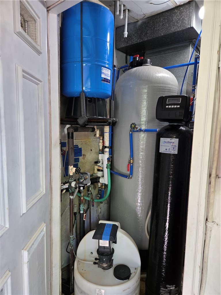 1722 Strong Road Victor, NY 14564 - Photo 29 of 33 Utility room in the garage area.