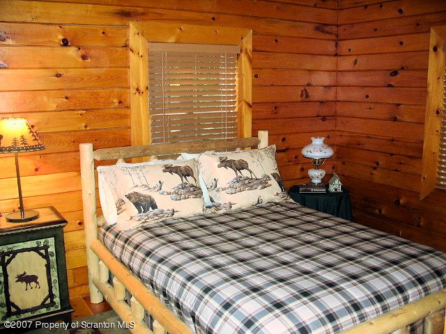 143 Johnson Road Canadensis, PA 18325 - Photo 6 of 15 Gallery Image 6