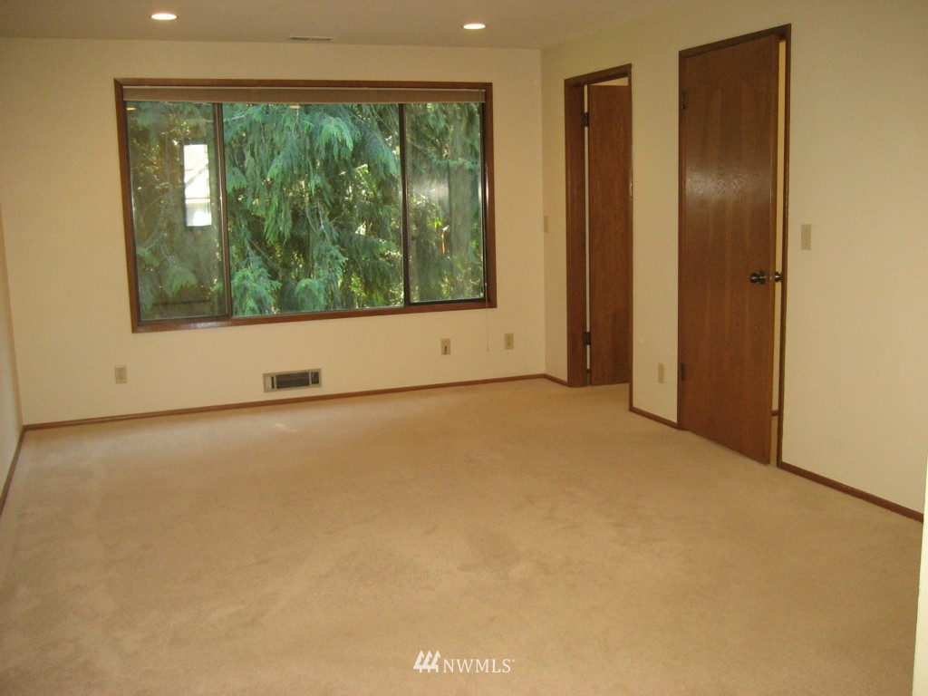 3812 Ridge Way Mount Vernon, WA 98273 - Photo 10 of 18 Gallery Image 10
