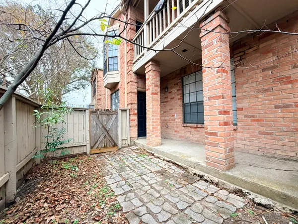 $1,350 | 2255 Braeswood Park Drive, Unit 117, Houston, TX 77030