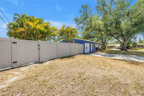 $450,000 | 5698 24th Terrace North, St. Petersburg, FL 33710