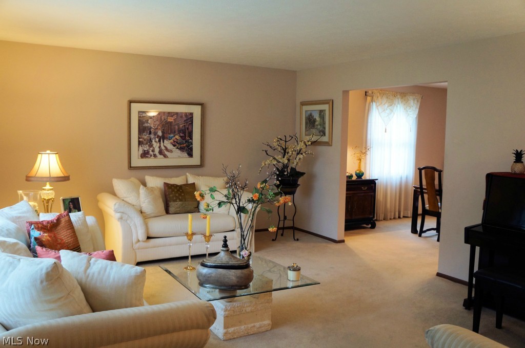 2528 Carson Road Fairlawn, OH 44333 - Photo 4 of 17