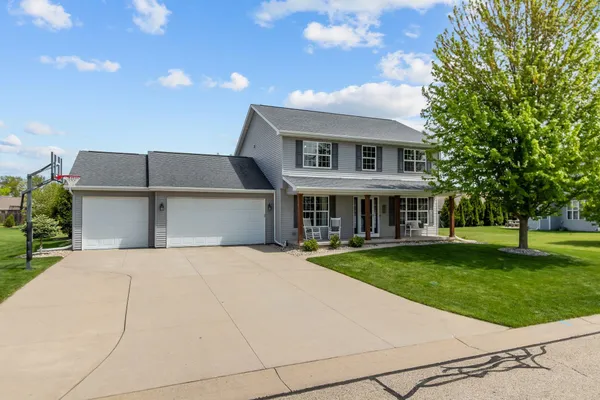$479,900 | W6464 Cherrybark Circle, Menasha, WI 54952