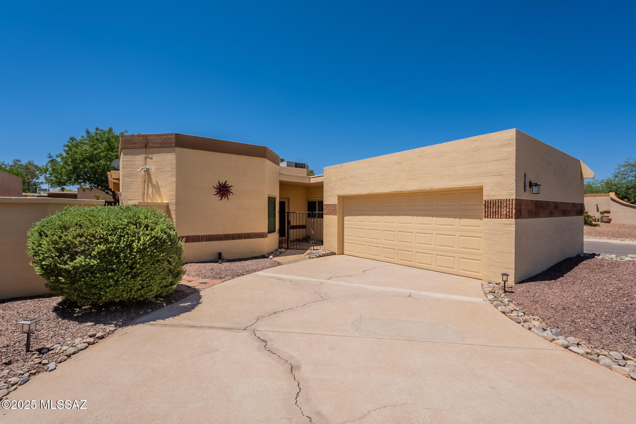 8920 East Seneca Street Tucson, AZ 85715 - Photo 2 of 31