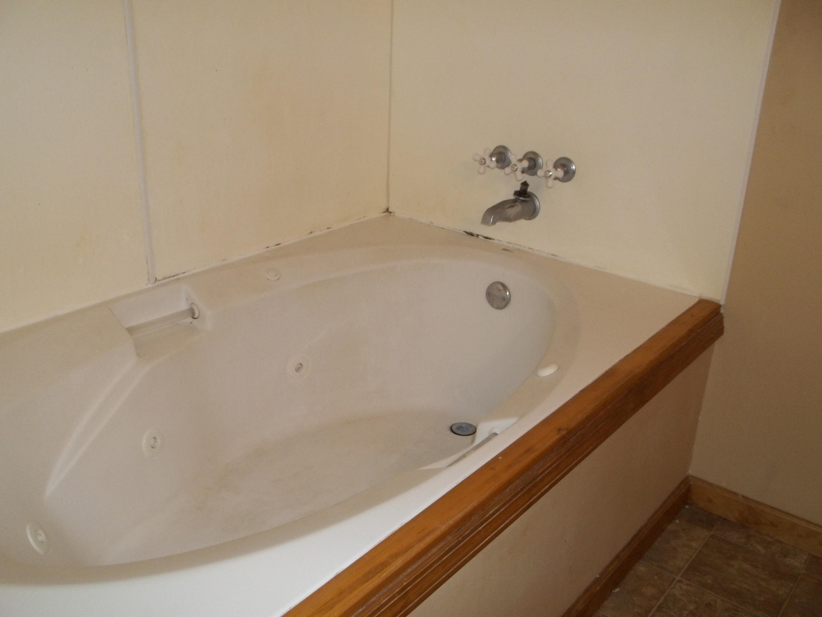2766 Hinds Creek Road Heiskell, TN 37754 - Photo 8 of 24 100_5113