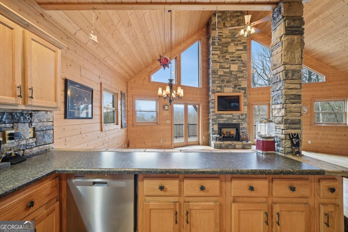 97 Fox Mountain Crossing Blue Ridge, GA 30513 - Photo 35 of 58