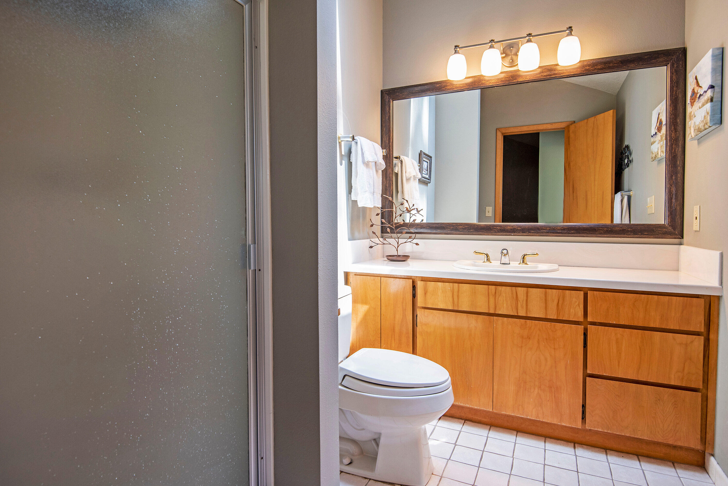 70911 Amaranth, Unit EM51 Black Butte Ranch, OR 97759 - Photo 11 of 29 11.Second Master Bath