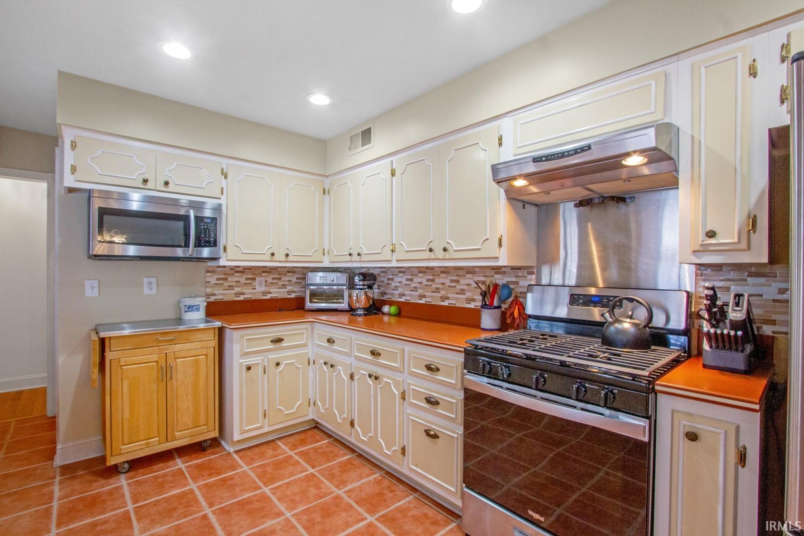 1200 South Burkhardt Road Evansville, IN 47715 - Photo 11 of 36