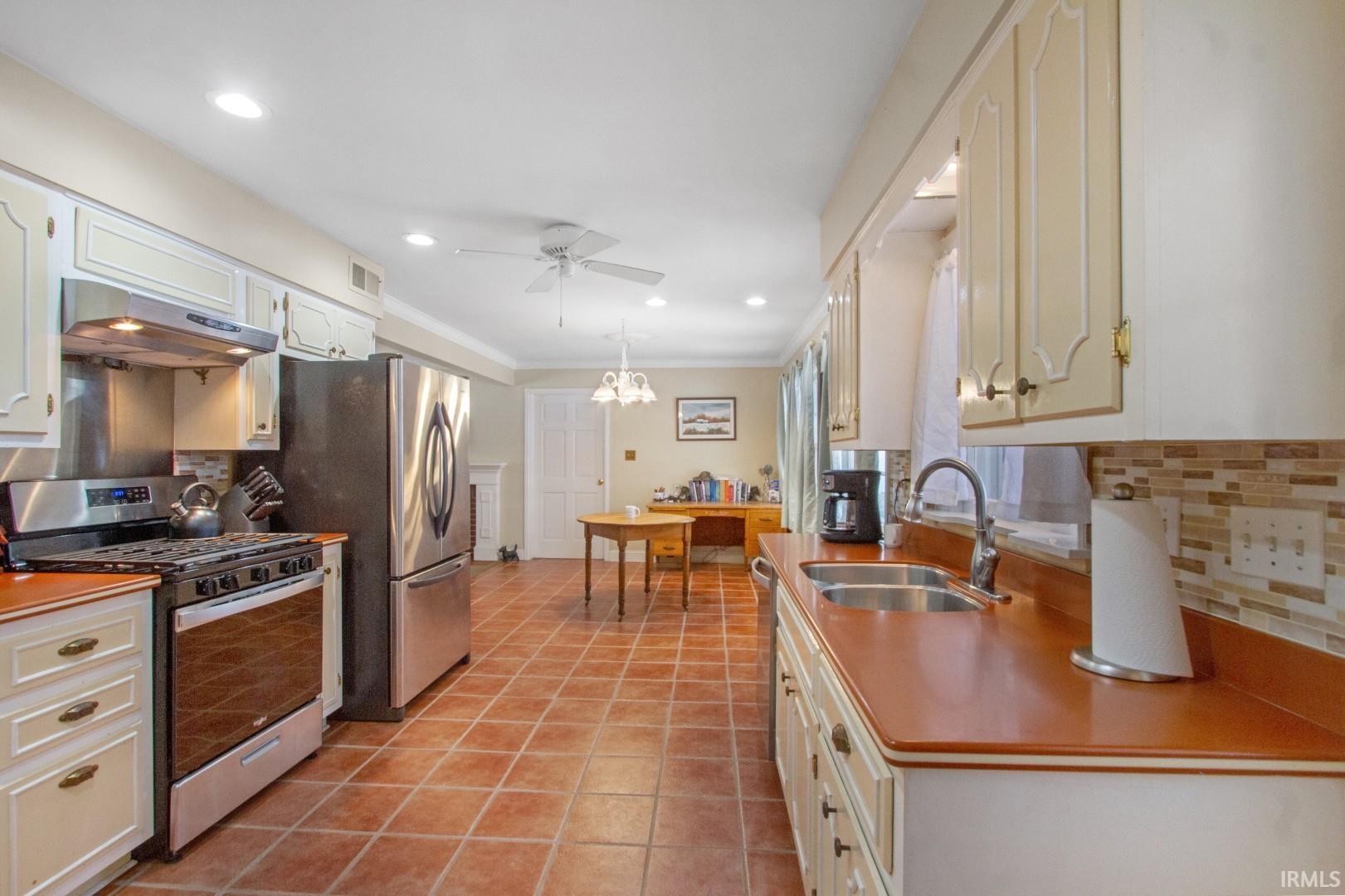 1200 South Burkhardt Road Evansville, IN 47715 - Photo 13 of 36