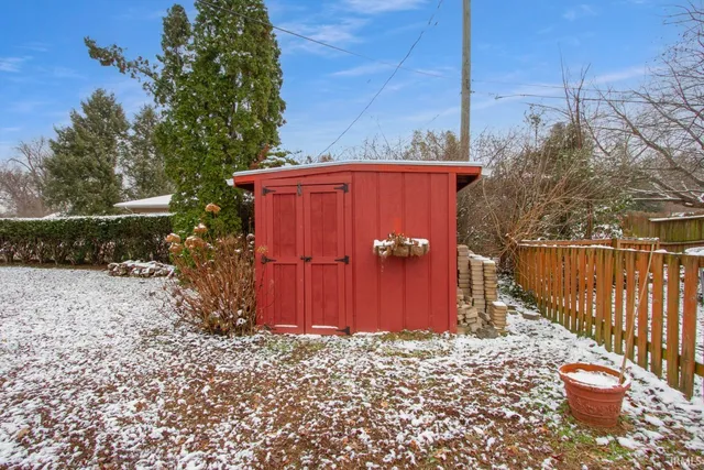 $284,900 | 1200 South Burkhardt Road, Evansville, IN 47715