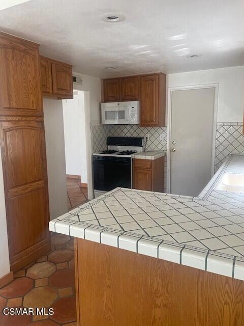 2243 Carver Court Simi Valley, CA 93063 - Photo 11 of 17