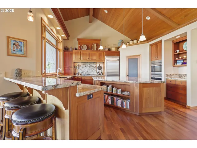$1,875,000 | 95500 Spirit Ridge Drive, Gold Beach, OR 97444