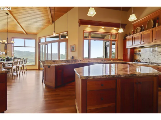 $1,875,000 | 95500 Spirit Ridge Drive, Gold Beach, OR 97444