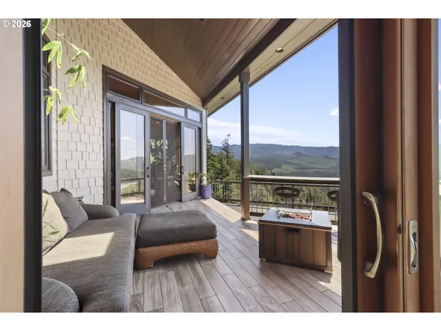 $1,875,000 | 95500 Spirit Ridge Drive, Gold Beach, OR 97444