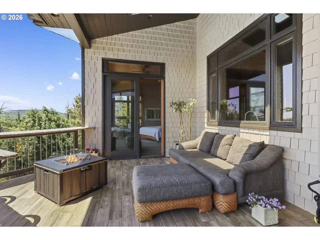 $1,875,000 | 95500 Spirit Ridge Drive, Gold Beach, OR 97444