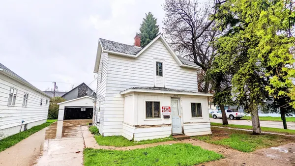 $19,900 | 800 Burke Avenue, Harvey, ND 58341
