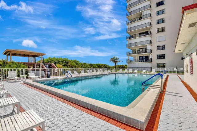 $2,700 | 9400 South Ocean Drive, Unit 405, Jensen Beach, FL 34957