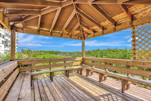 $2,700 | 9400 South Ocean Drive, Unit 405, Jensen Beach, FL 34957