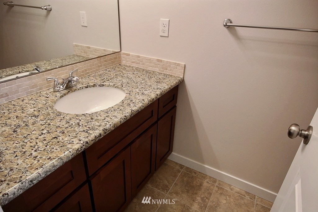 3706 Northeast 14th Place Renton, WA 98056 - Photo 11 of 14 Gallery Image 11