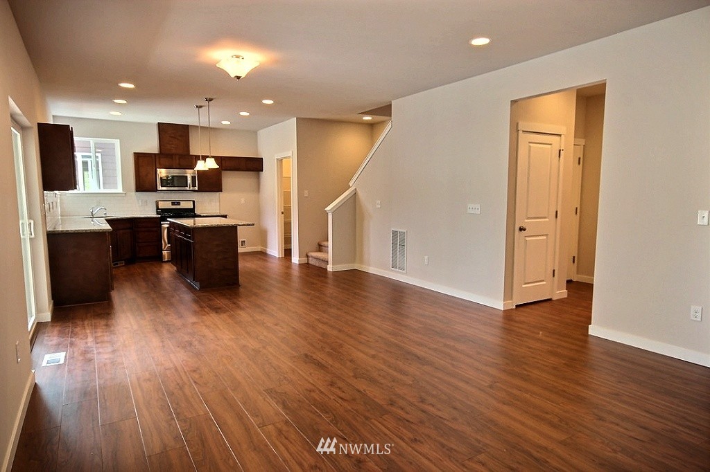 3706 Northeast 14th Place Renton, WA 98056 - Photo 3 of 14 Gallery Image 3