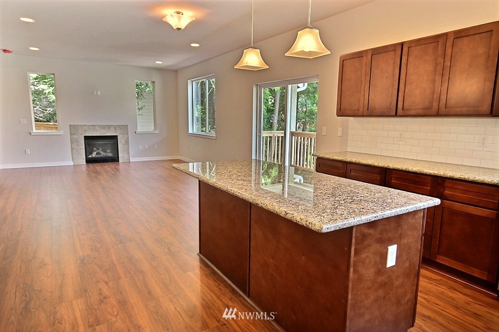 3706 Northeast 14th Place Renton, WA 98056 - Photo 5 of 14 Gallery Image 5