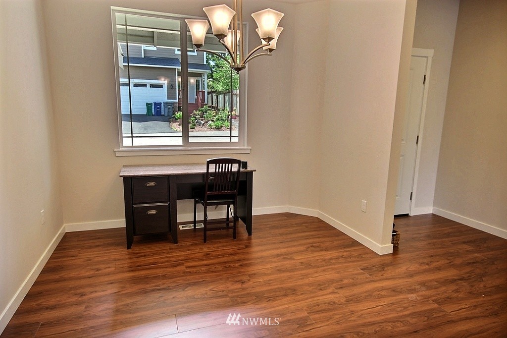 3706 Northeast 14th Place Renton, WA 98056 - Photo 6 of 14 Gallery Image 6