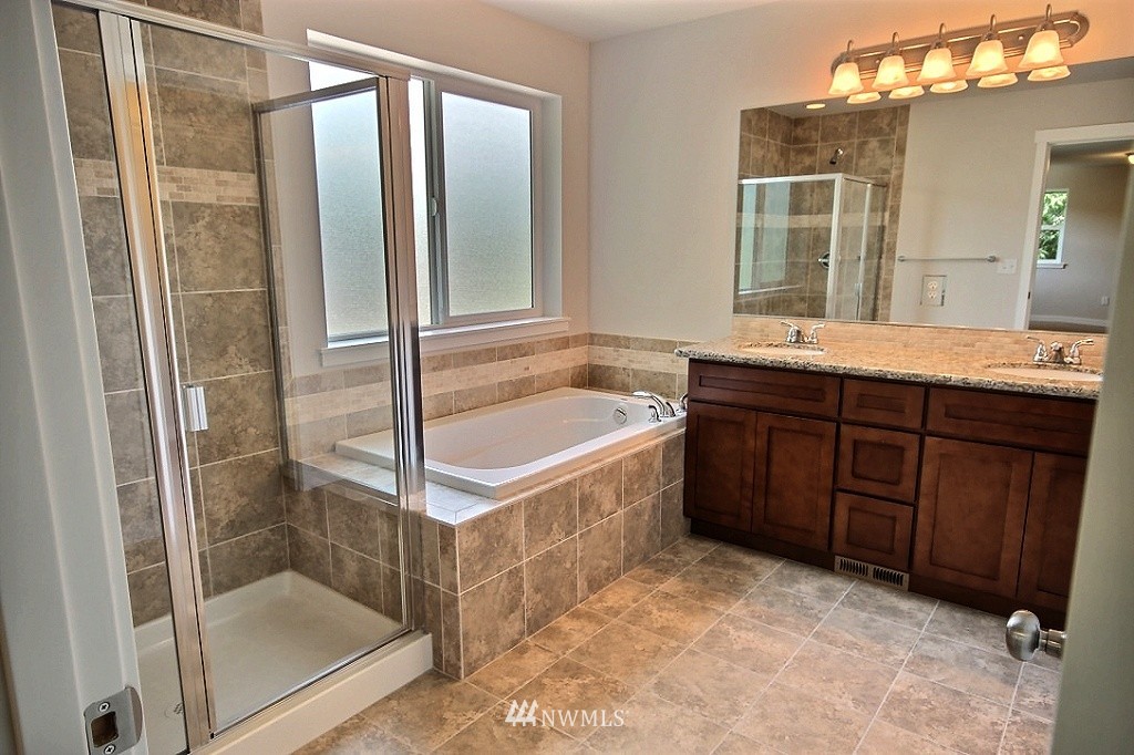 3706 Northeast 14th Place Renton, WA 98056 - Photo 7 of 14 Gallery Image 7