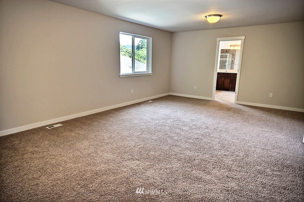 3706 Northeast 14th Place Renton, WA 98056 - Photo 9 of 14 Gallery Image 9
