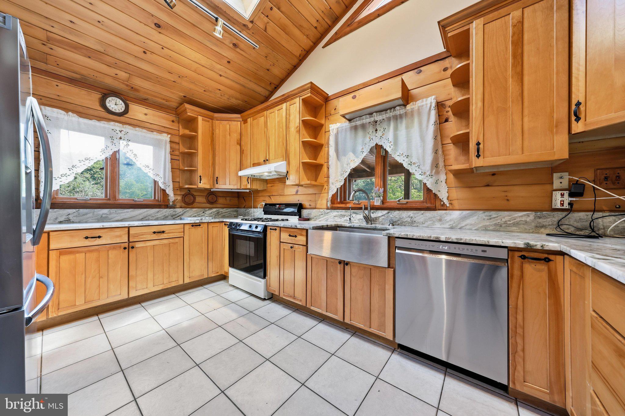 271 Rake Factory Road Biglerville, PA 17307 - Photo 22 of 72 Kitchen