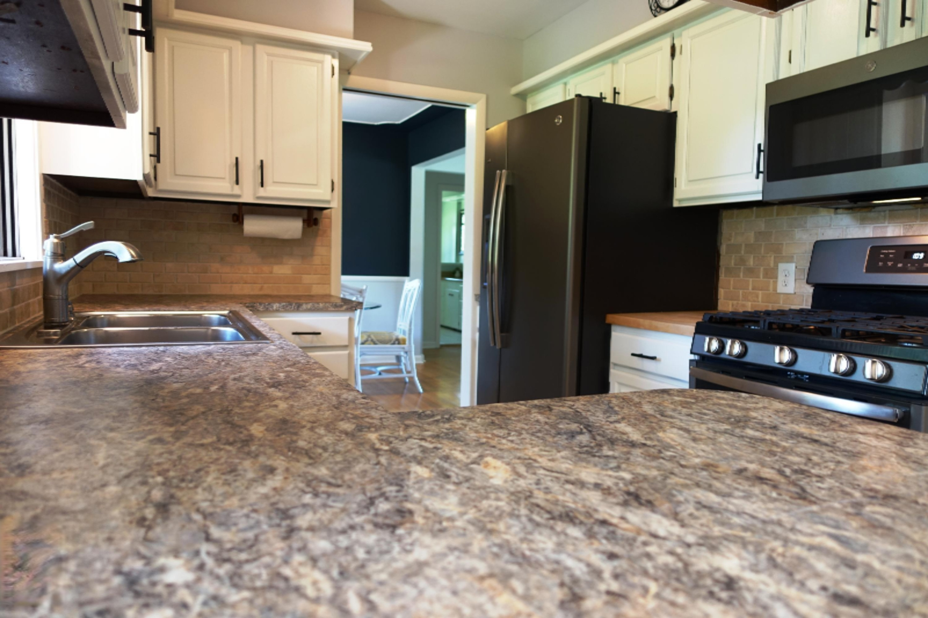 6300 Cascade Road Southeast Grand Rapids, MI 49546 - Photo 3 of 26 03 - Kitchen02