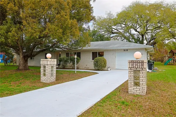 $450,000 | 215 Morningside Drive, Valrico, FL 33594