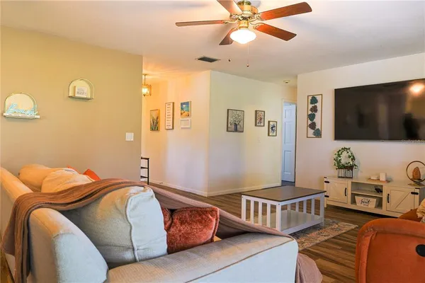 $450,000 | 215 Morningside Drive, Valrico, FL 33594
