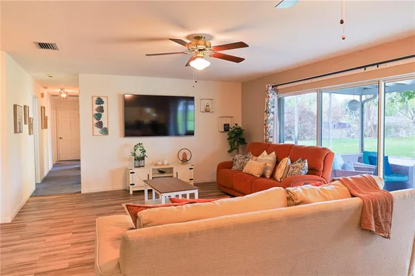 $450,000 | 215 Morningside Drive, Valrico, FL 33594