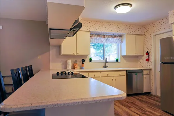 $450,000 | 215 Morningside Drive, Valrico, FL 33594