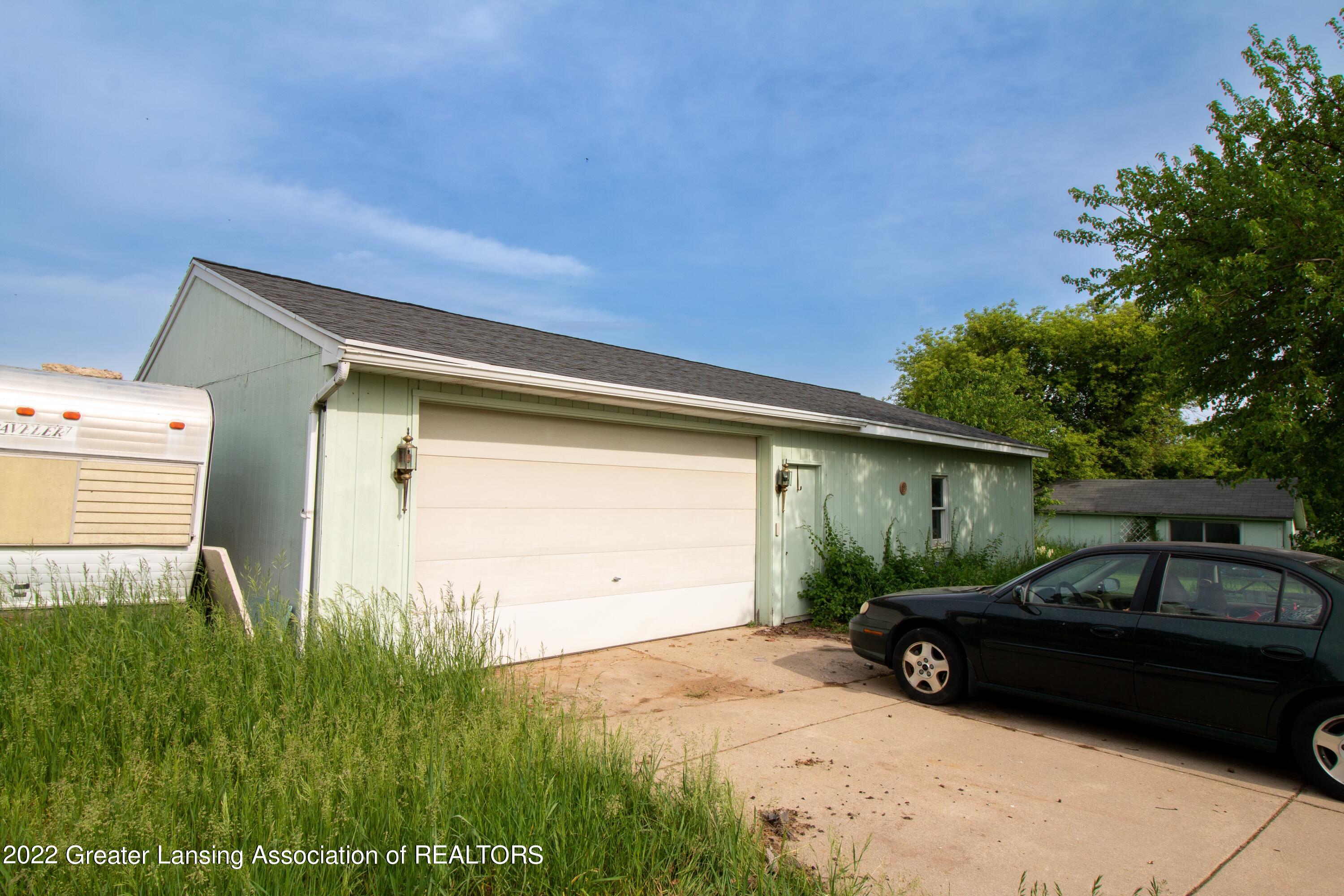 3307 North Dewitt Road St. Johns, MI 48879 - Photo 29 of 40 29- Garage