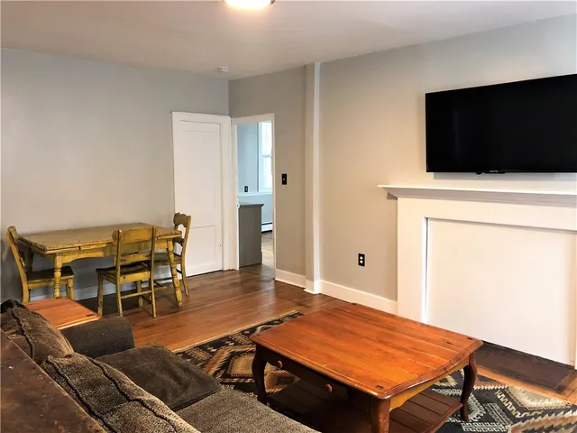 $2,550 | 283 Spring Street, Unit 2, Newport, RI 02840