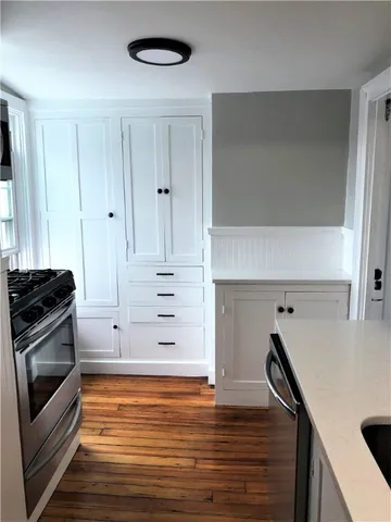 $2,550 | 283 Spring Street, Unit 2, Newport, RI 02840