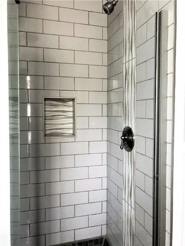 $2,550 | 283 Spring Street, Unit 2, Newport, RI 02840