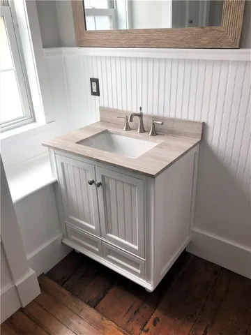 $2,550 | 283 Spring Street, Unit 2, Newport, RI 02840