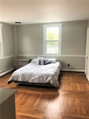 $2,550 | 283 Spring Street, Unit 2, Newport, RI 02840