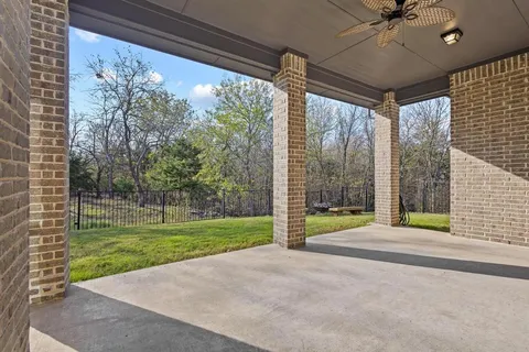 a view of entrance door of the house