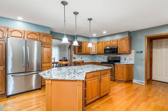 $599,900 | 1008 Di Bella Drive, Schenectady, NY 12303