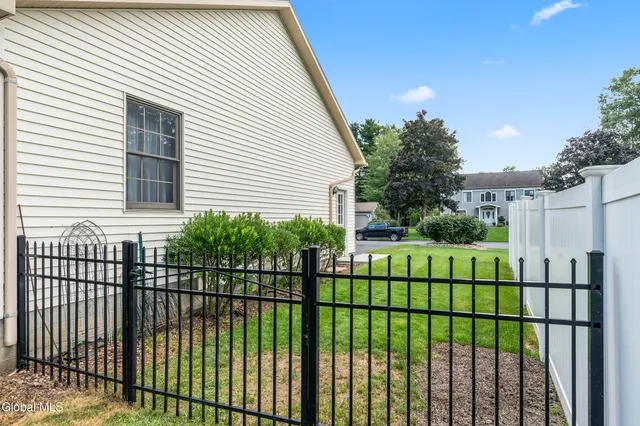 $599,900 | 1008 Di Bella Drive, Schenectady, NY 12303