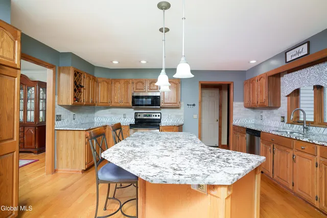 $599,900 | 1008 Di Bella Drive, Schenectady, NY 12303