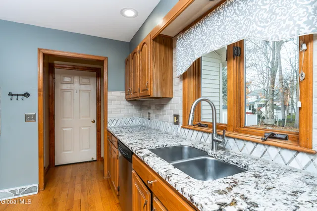 $599,900 | 1008 Di Bella Drive, Schenectady, NY 12303