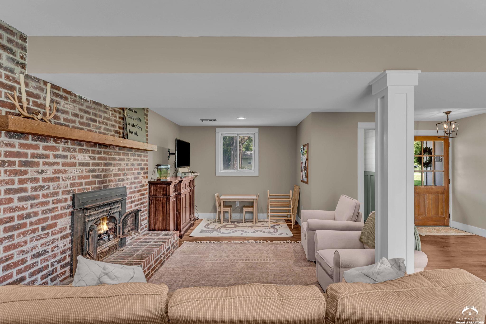1111 North 1712th Road Lawrence, KS 66049 - Photo 15 of 67 Gallery Image 15